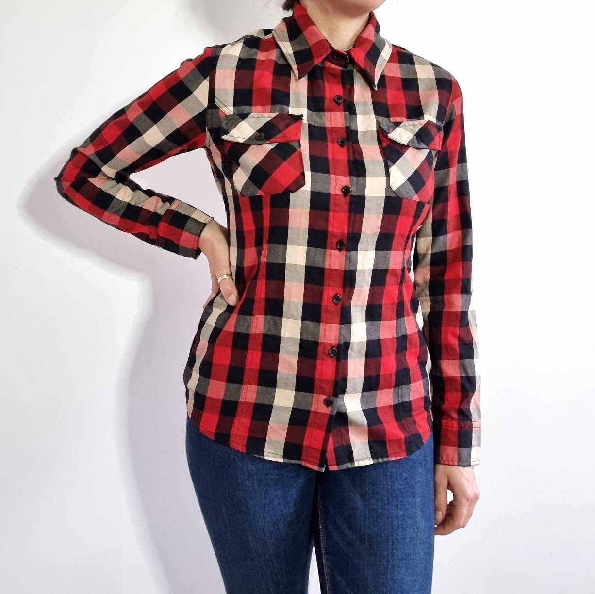 Vintage negro, rojo y crema a cuadros camisa de señora // Camisa de manga  larga a cuadros audaces // Pequeña - Etsy México, image size:1226x1225