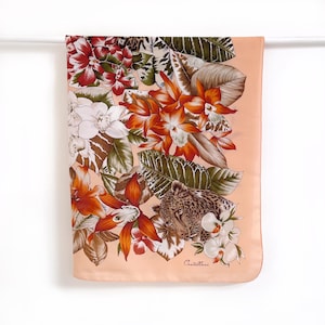 Écharpe vintage à imprimé léopard tropical (pêche) | Écharpe à imprimé animal et fleurs d'orchidées