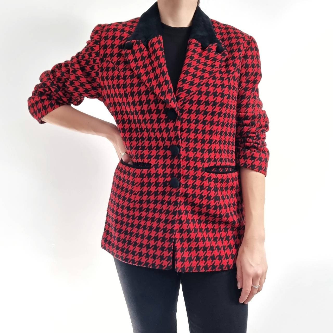 Red houndstooth best sale blazer