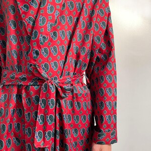 Vintage Red Paisley Print Men’s Smoking Jacket | 80s Classic House Robe | X - Large image 3