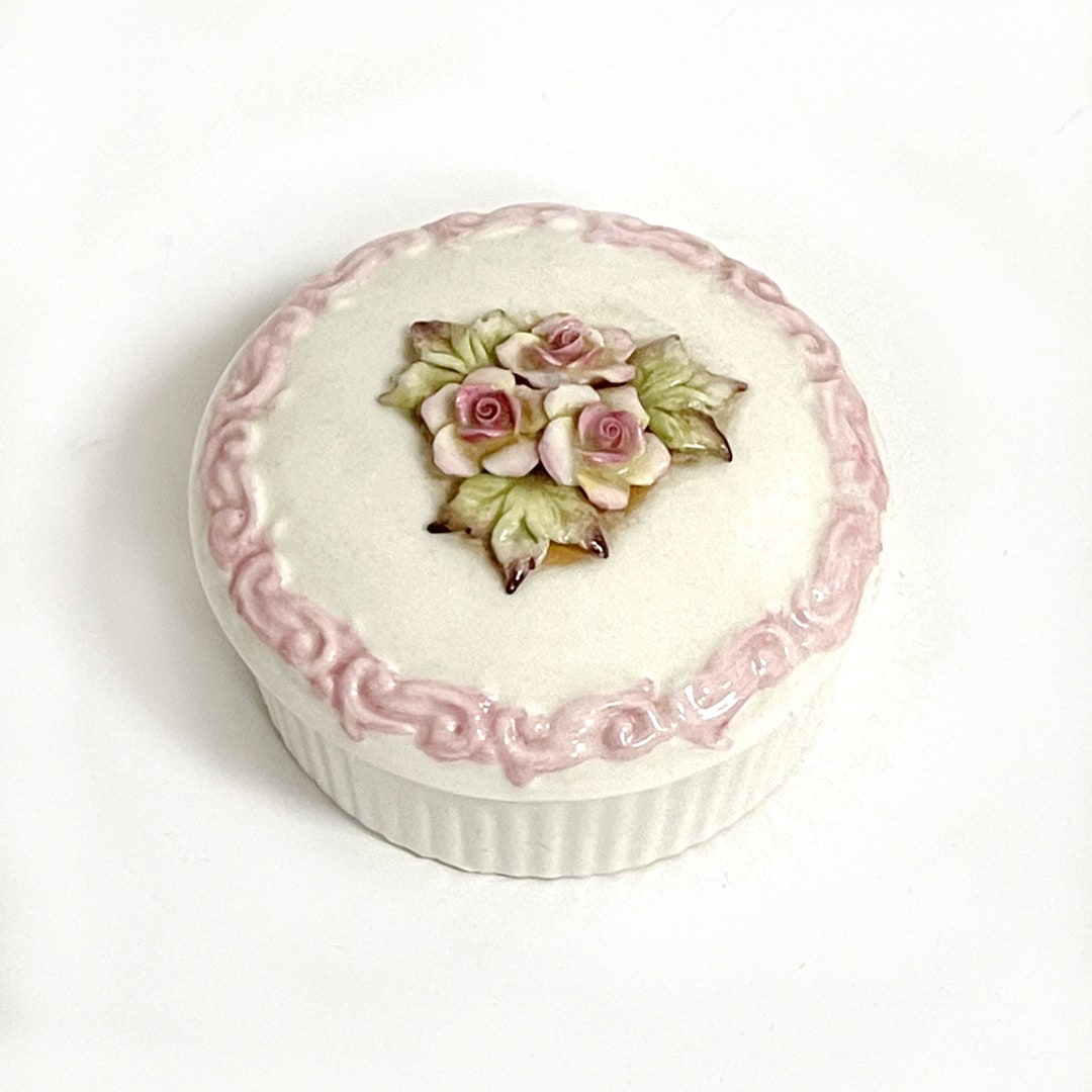 Vintage Floral Round China Box // Jewellery Trinket Box in - Etsy UK