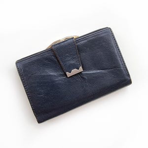 Cartera vintage de cuero azul marino para mujer / Monedero pequeño con marco con cierre dorado y plateado