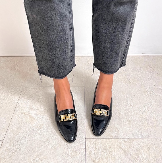 Vintage Ladies Low Heel Shoe in Black Patent Leather & Gold Chain Band by CHURCH'S | Size 5 UK - Etsy Vintage Ladies Low Heel Shoe in Black Patent Leather & Gold Chain Band by CHURCH'S | Size 5 UK - Etsy