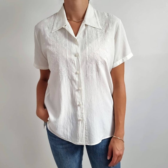 90's Vintage Embroidered White Blouse // St. Mich… - image 1