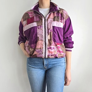 Chaqueta cortavientos vintage de patchwork de los 90 / Bomber ligera con cremallera en morado y rosa / Talla M - Grande