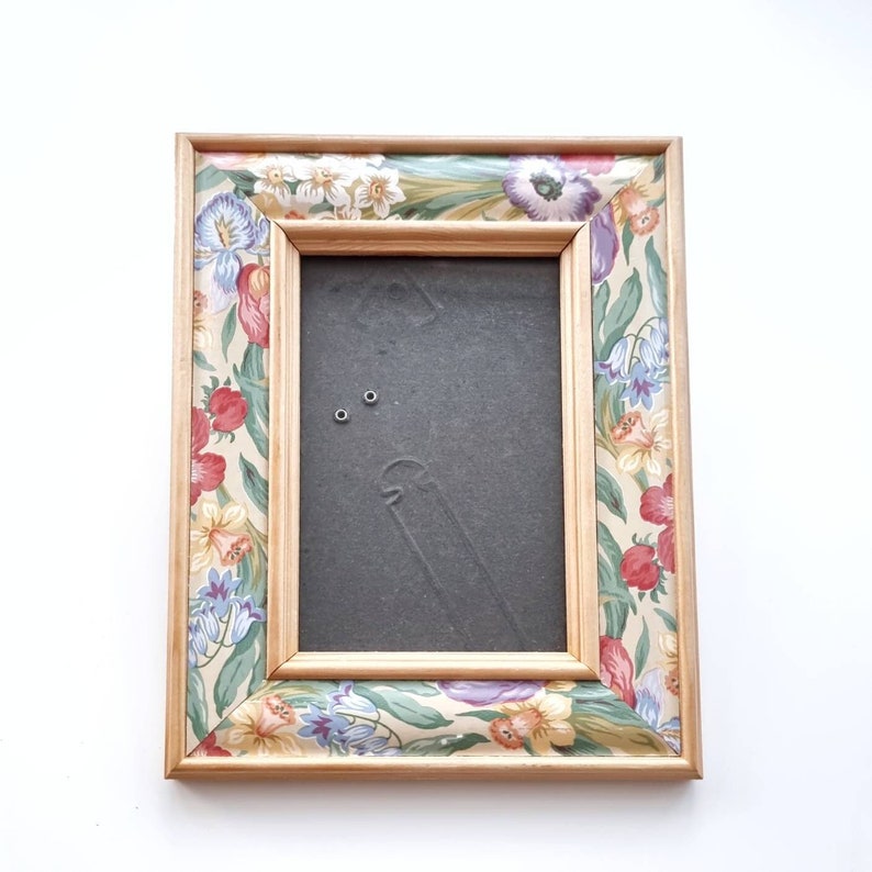 80#39;s Vintage Floral Picture Frame Wooden Oakland Mall Fashion
