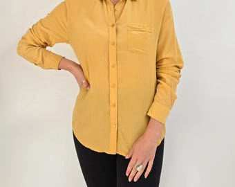 Camisa de seda vintage para mujer, color amarillo mostaza, blusa de manga larga, talla pequeña a mediana.