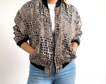 80s Vintage Snakeskin Print Silk Bomber | Ladies / Unisex Light Padded Jacket in Black & Beige Animal Print | Medium