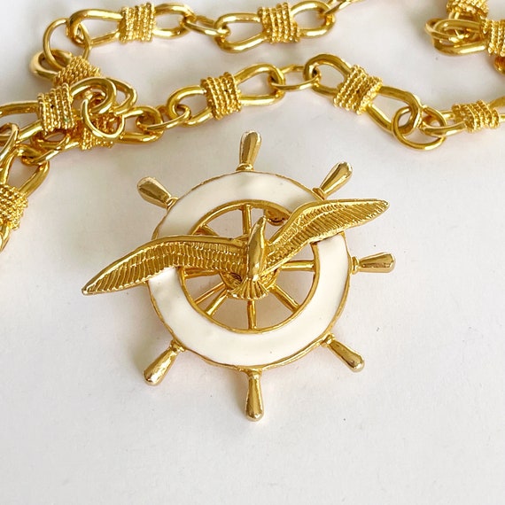 Vintage Nautical Brooch of Seagull & Helm | Gold … - image 1
