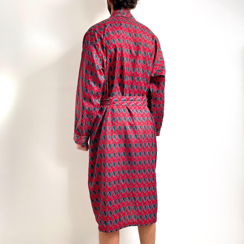 Vintage Red Paisley Print Men’s Smoking Jacket | 80s Classic House Robe | X - Large image 6