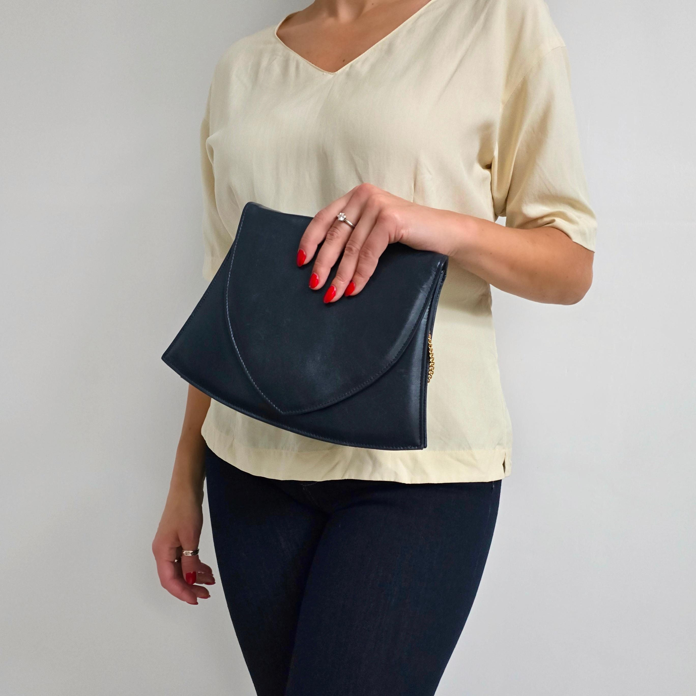 Sac Bandoulière Vintage En Cuir Bleu Marine Avec Chaînette - Style Marin Chic