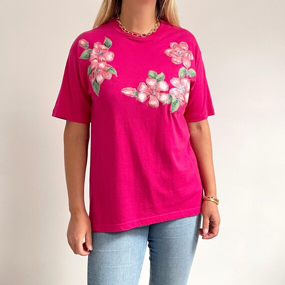 ヴィンテージ ブライト フクシア ピンクの花柄 T シャツ | 80 年代の