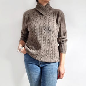 Suéter Vintage Brown Pure Wool | Malha de Cabo, Gola Xale Neutro Feminino | Pequeno - Médio
