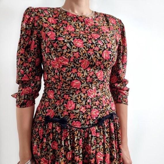 80's Vintage Dark Floral Midi Drop Waist Dress | … - image 5