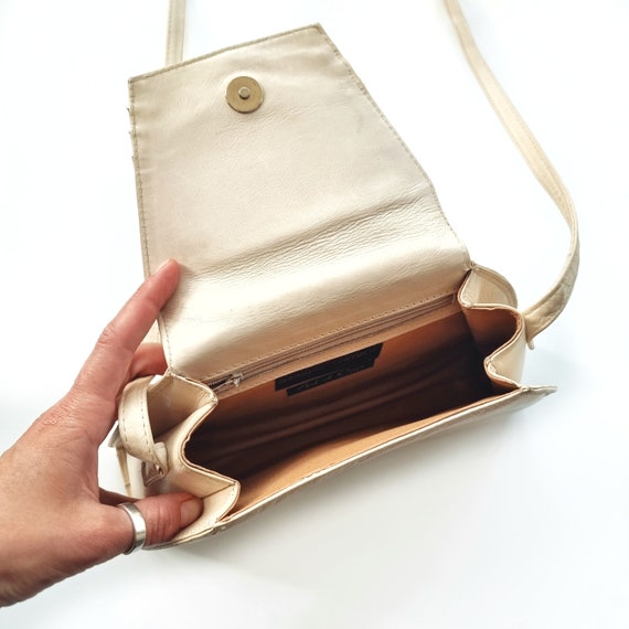 Vintage Cream Leather & Crocodile Pattern Handbag… - image 9