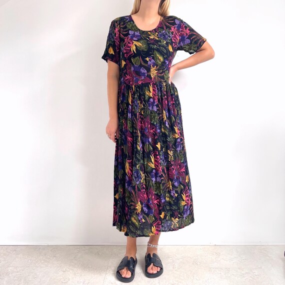 black and purple summer dress Vintage Dark Tropical Print Creased Maxi Dress | Purple & Black Floral  Short Sleeve Crinkle Summer Dress | Medium - Large