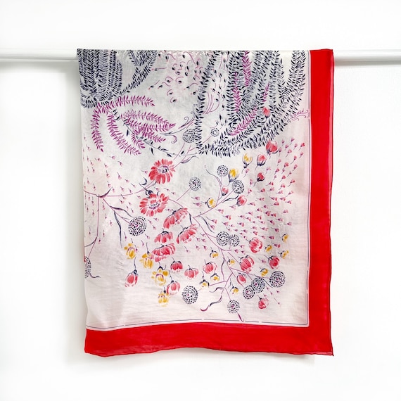 繊細な花柄と赤い縁取りのヴィンテージ高級シルクスカーフ - Etsy 日本