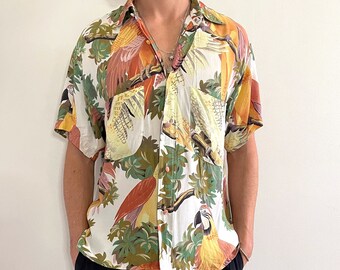 80/'s Women/'s Shirt Hawaiian Short Sleeve Blue Biege Maroon Floral Tropical Cotton Ramie Excellent Condition Vintage by WHISPERS Size L