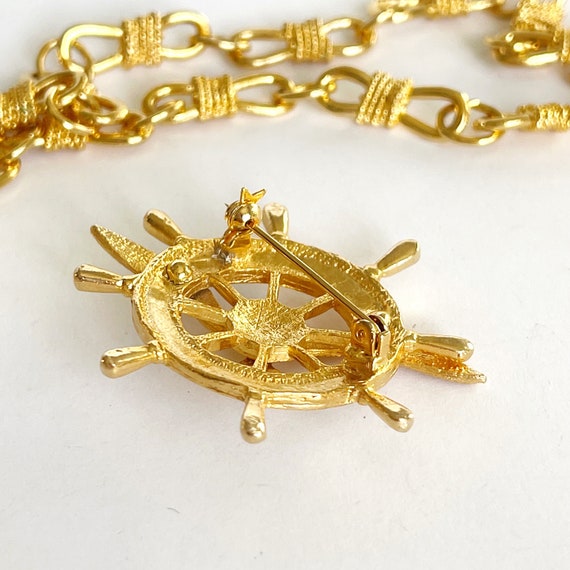 Vintage Nautical Brooch of Seagull & Helm | Gold … - image 3