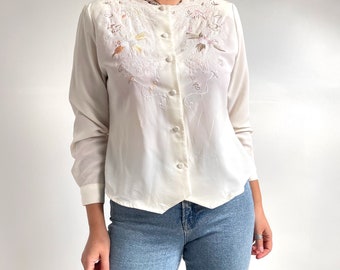 Vintage Embroidered Cream Blouse | Pretty Pastel Scallop Neck Long Sleeve Shirt | Medium