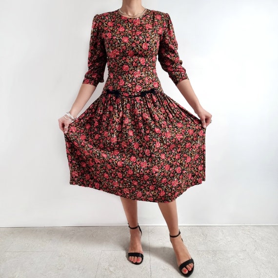 80's Vintage Dark Floral Midi Drop Waist Dress | … - image 4