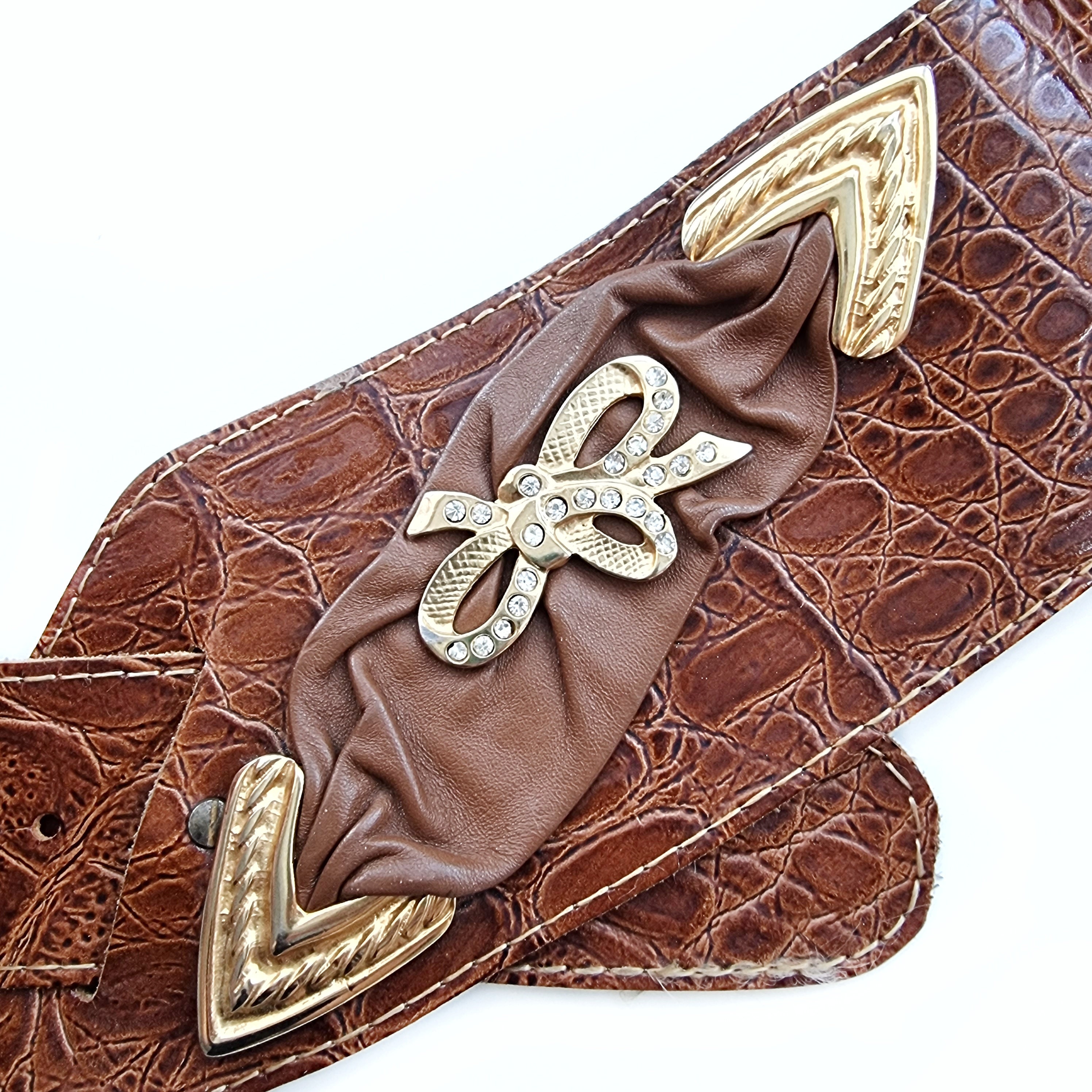 Vintage Brown Leather Wide Waist Belt Bow Detail Size large If wide belts are your thing, Liora doesn main image 2