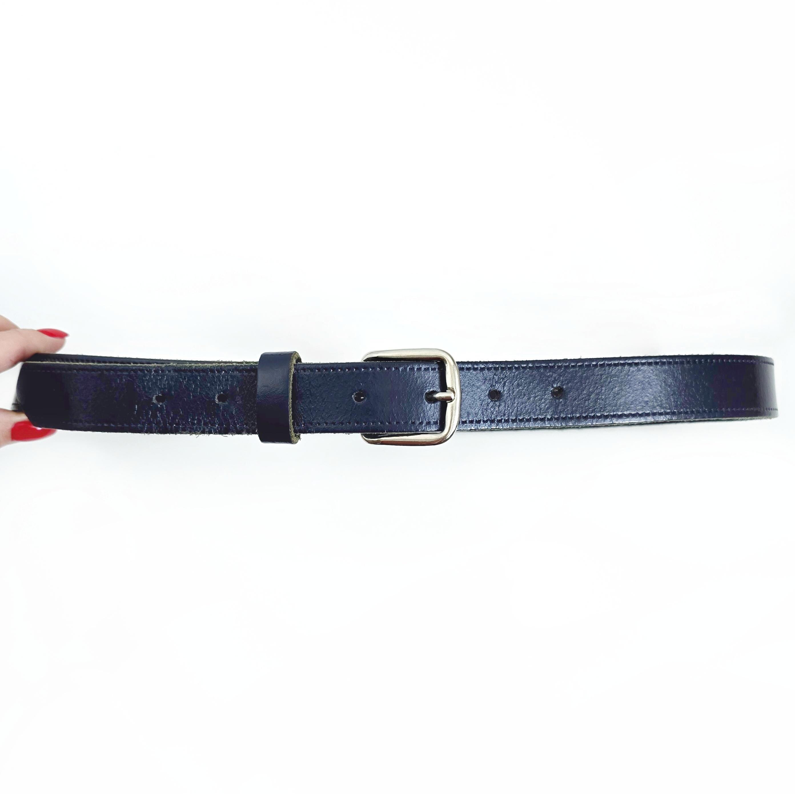 VINTAGE NAVY LEATHER SILVER LEAF CLASP BELT 70s Retro Navy Blue White Pebble Leather Belt Silver Gold  main image 3