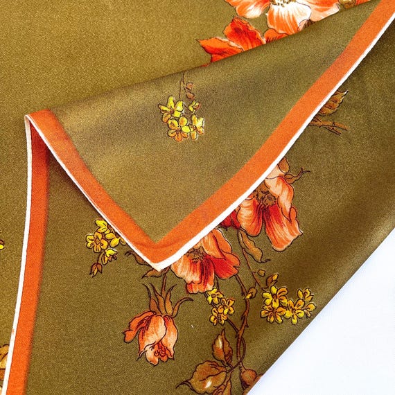 Foulard Floral Blanc Crème Marron - Femme - Polyester Léger - Occasion Très Bon état - Motif Fleurs Et Feuilles