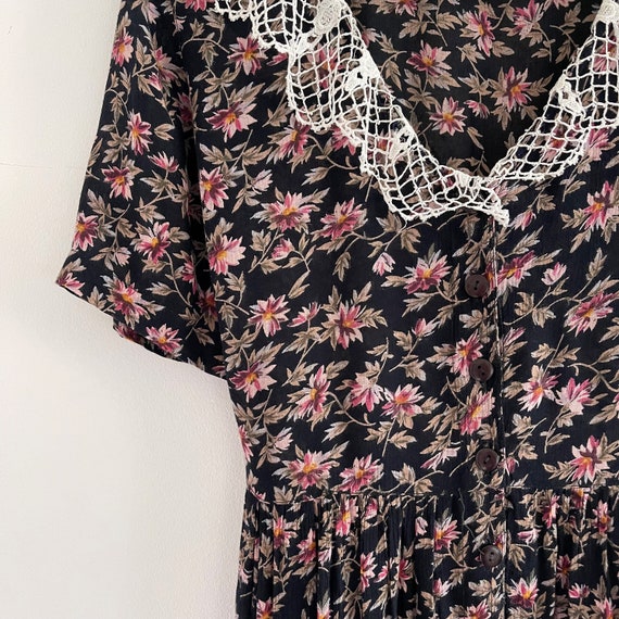 90's Dark Floral Maxi Dress // Lace Collar Button… - image 4