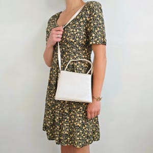 90er Vintage Perlglanz Creme Beige Lederhandtasche w Lange Riemen & Top Griff | Minimalistische Schultertasche