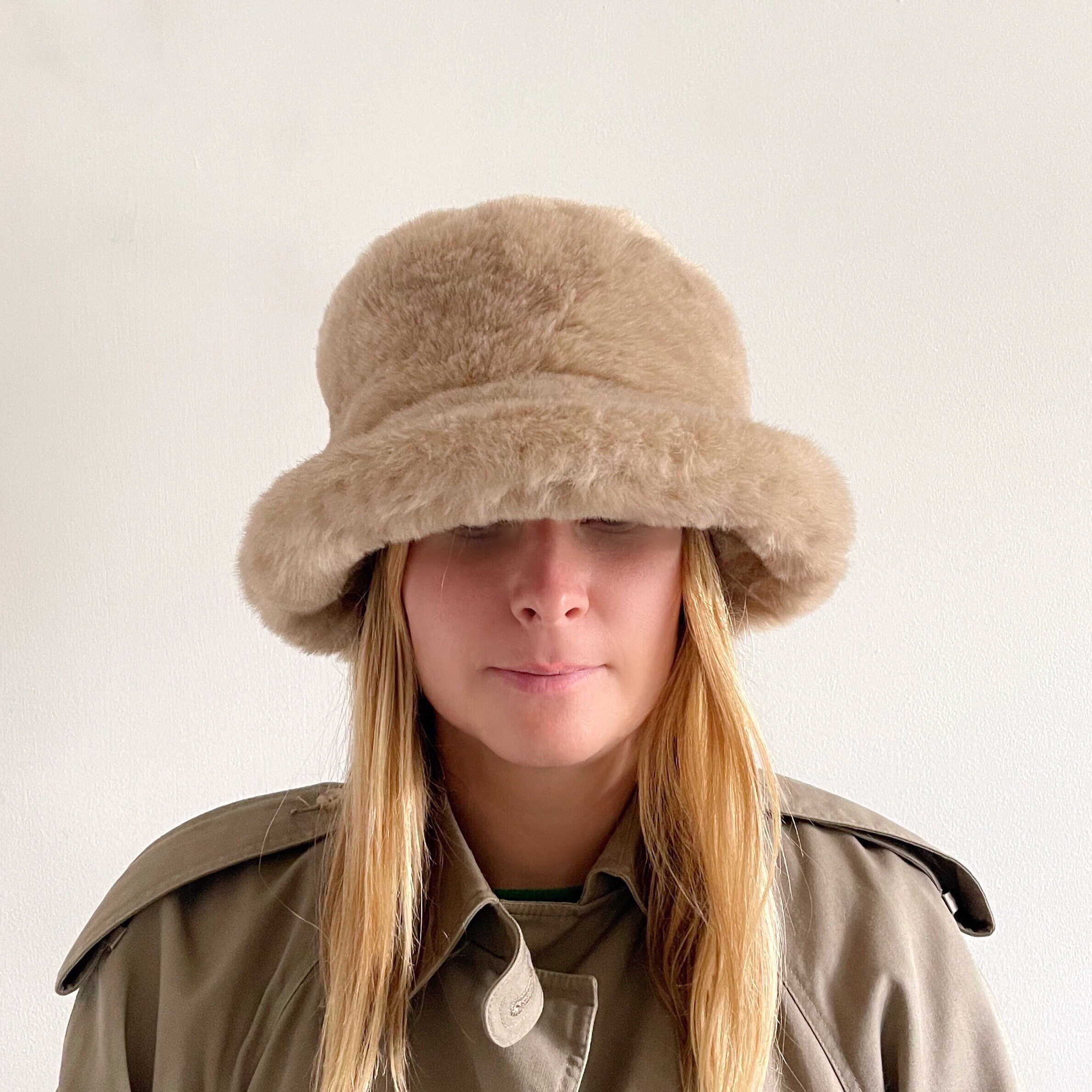 Vintage Beige Faux Fur Bucket Hat 