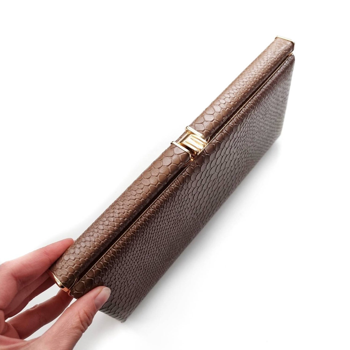 80's Vintage Brown Embossed & Gold Vegan Leather Clutch Bag | Framed Evening Handbag | Made in England, photo 4 sur 5