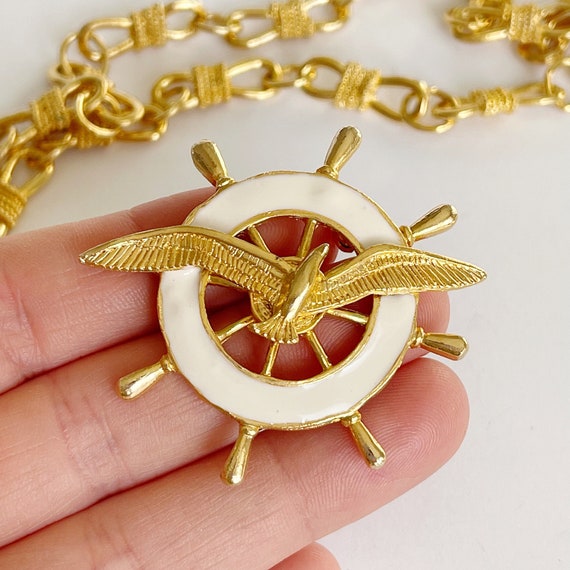 Vintage Nautical Brooch of Seagull & Helm | Gold … - image 2