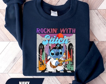 Stitch Elvis Sweatshirt, Stitch Musikliebhaber, Lilo und Stitch Sweatshirt, Stitch als Elvis Presley Hoodie, Stitch Graphic Tee, Geschenk für Sie
