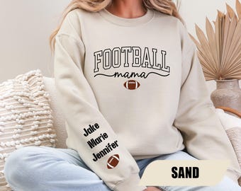 Sudadera personalizada para mamá futbolera con nombre de niño en la manga, sudadera con capucha personalizada para mamá futbolera, cuello redondo para mamá futbolera, suéter para regalo del día del partido