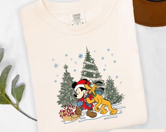 Camiseta de Mickey y Pluto con árbol de Navidad, camiseta de Mickey y sus amigos, camiseta de Pluto con árbol de Navidad, camiseta de fiesta de Navidad, camiseta de Navidad familiar