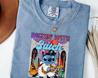 Rockin 'with Stitch Shirt, Retro Elvis Style Gitarren Shirt, Musikliebhaber T-Shirt, Stitch Rock Shirt, Vintage Stitch Rock and Roll T-Shirt