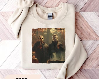 Moletom com personagens de filmes de terror, moletom com personagens de filmes de terror dos anos 90, suéter com ícones de filmes de terror bebendo juntos, camiseta de Halloween de filme de terror