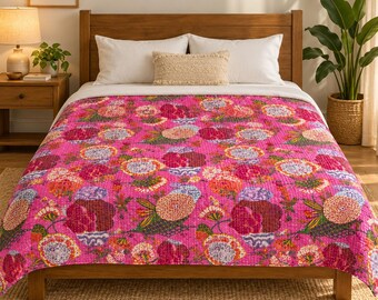 Felroze grote katoenen Kantha-quilt met bloemenmotief, Queen 90x108 inch, handgestikte decoratieve bloemensprei