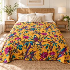 Gult Kantha-täcke, handgjort bomullsöverkast med fågel och blommor, färgglatt indiskt sängkläder, boho-överkast
