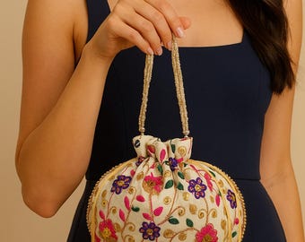 Potli en soie brodé floral sac à main de mariage indien ivoire mariée pochette sac à main ethnique avec cordon cadeau de demoiselle d'honneur sac de fête