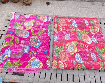 Ensemble de 2 courtepointes Kantha faites à la main – Couverture en coton à motifs floraux rouges et roses, jeté de lit bohème indien