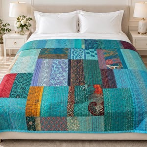Queen size siden Kantha-täcke, handgjort indiskt överkast, handsytt boho-överkast, dekorativt sovrumsöverkast