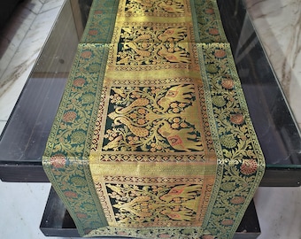 Runner da tavolo boho verde con motivo a elefante e pavone, in broccato di seta, 16 x 60 pollici, fatto a mano, decorazione per tavolo da pranzo, stile rustico, per matrimonio, per donne