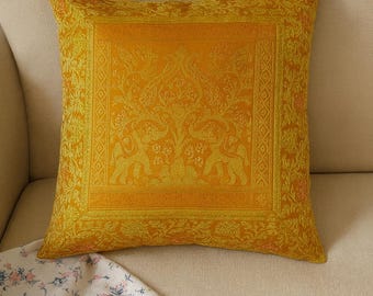 Funda de cojín decorativa de seda brocada / Funda de almohada india con elefante y pavo real / Decoración de sofá estilo Banarasi