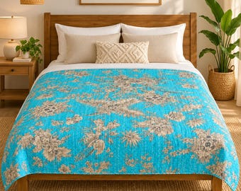 Kantha-quilt met turquoise en crèmekleurig boeket, katoenen sprei voor een tweepersoonsbed (90x108 inch), handgemaakt met bloemenmotief.