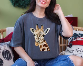 Giraffe Shirt, Giraffe Gifts, Cute Giraffe Shirt, Giraffe Graphic Tee, Animal Print Shirt, Safari Shirt, Giraffe Lover Shirt, Comfort Shirt