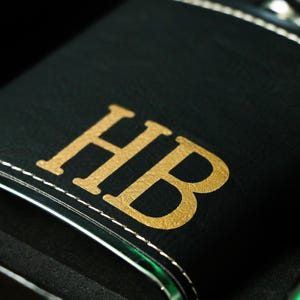 Frasco grabado, frasco de cadera, regalo de padrino con nombre personalizado grabado, frasco personalizado para hombres, frasco de cuero, frascos, frasco de padrino, regalo de padrino