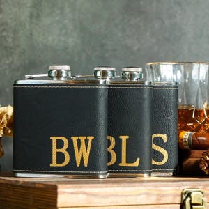 Personalized Groomsmen Flasks, Groomsman Gift,Flask for Groomsmen, Custom Flask, Black Hip Flask, Groomsmen Gifts, Gifts for Wedding Party