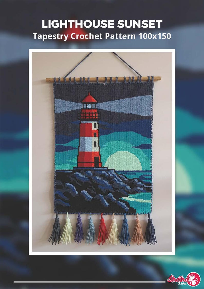 Peut inclure: Tapisserie murale au crochet repr&eacute;sentant un phare au coucher du soleil. Le motif comprend un phare rouge et blanc, un oc&eacute;an bleu et un soleil jaune. La tapisserie mesure 100x150 cm et est orn&eacute;e de pompons color&eacute;s.